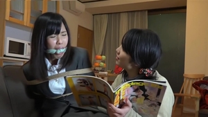 Japanese teen chick gets a buzz out of bondage