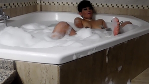 Pornstar enjoys raw hard fucking in jacuzzi in HD