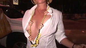 Huge boobs exhibitionist POV flashing in public HD