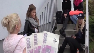 Big ass and very sexy babe homemade pussy eating