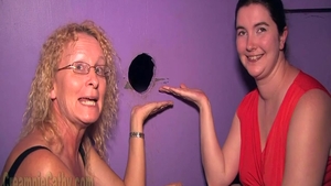 Gloryhole escorted by very hawt amateur