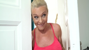 Very hot GILF really enjoys ramming hard