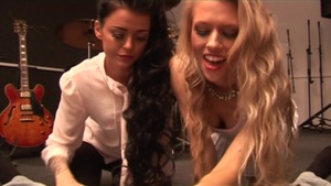 Wanking between super sexy british babe in high heels