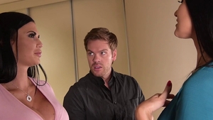 Large boobs Jasmine Jae & Ryan Ryder fingering