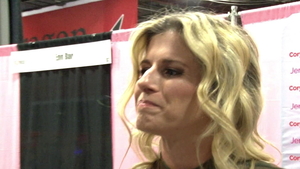 Gogo Fukme escorted by April Oneil