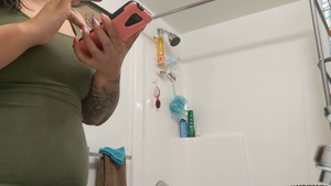 Busty amateur got her pussy pounded in bath