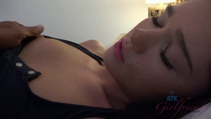 Brunette Zoe Bloom blowjobs porno in HD