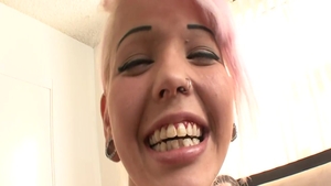 Hot teen goes in for nailing