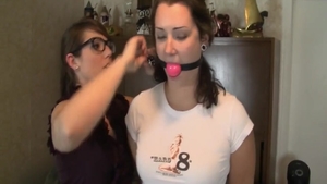 Big ass and horny babe pussy eating