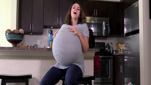 Large boobs pregnant amateur fetish