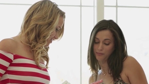 Lesbo licking & facesitting on the couch in HD