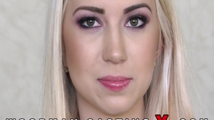 Amateur Roxy Risingstar deepthroat at castings