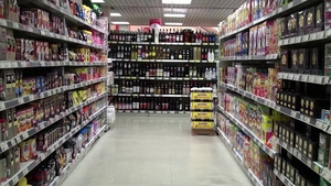 Good fuck in the bath between nude girlfriend