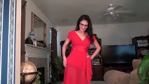 Cougar craving stroking in sexy lingerie HD