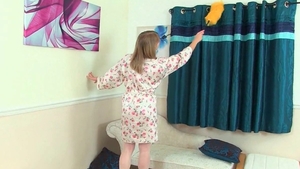 Busty stepmom needs fingering in HD