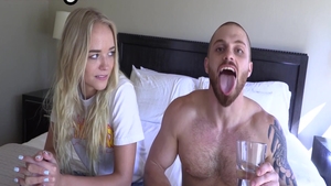 Babe Melody Foxx goes for pussy fucking