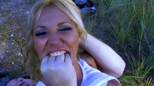 Stepmom Ginger Hell blowjob outdoors