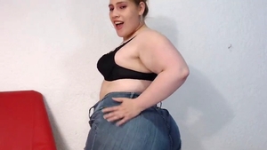 Very fat & big butt girl in denim jeans masturbating solo