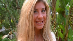 Super sexy teen chick digs hard ramming