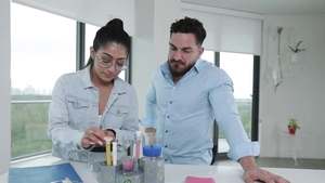 Glamour Binky Beaz blowjob in glasses