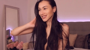 Solo long haired amateur instruction