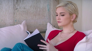 Nailing alongside short haired teen