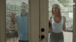 Trimmed tattooed cougar kissing each other in a bar in HD