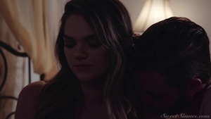 Athena Faris is so perfect body mature