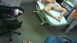 Beautiful MILF rushes hard nailining HD