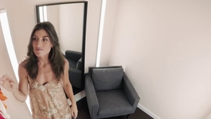 Perfect body slut finds irresistible nailed rough in HD