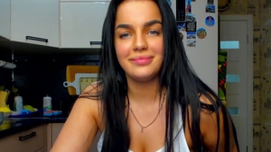 Teen Jessica Hot in her lingerie posing live on cam