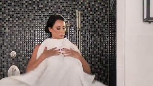 Large tits mature Reagan Foxx agrees to sex HD