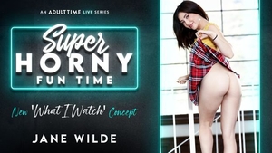 Long legged babe Jane Wilde receives handjob