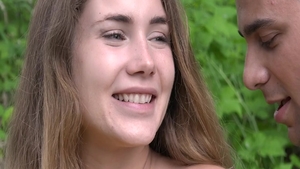 Skinny & very hawt Mary Rock dick sucking outdoors