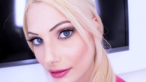 Super sexy blonde haired finds pleasure in hard slamming