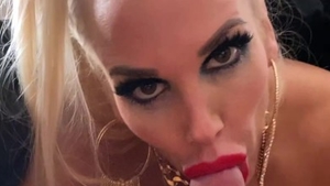 British Rebecca More handjob in the morning HD