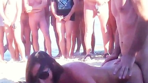 Big butt MILF handjob in public