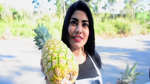 Big butt amateur latina Tina Hot raw blowjob