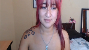 Classy sexy latina amateur massage live on cam