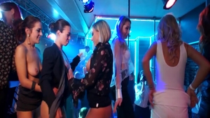 Raw fucking in the company of sexy supermodel