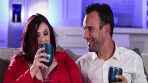 Stepmom Kimmie Kaboom pussy eating