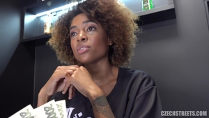 Hairy ebony amateur Luna Corazon wants plowing hard HD