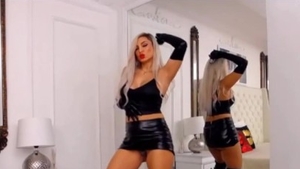 Sloppy fucking nude girl in skirt