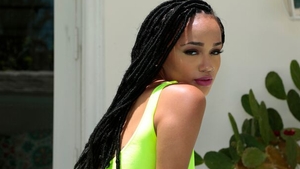 Juicy Julie Kay blowjobs