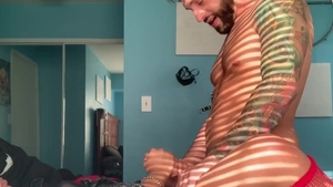 Deepthroat alongside muscled pornstar