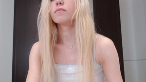 Solo petite teen chick does what shes told live on webcam