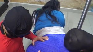 Sexy latina stepmom wishes pussy sex in leggings in HD