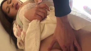 Hawt japanese teen chick sucking dick in public