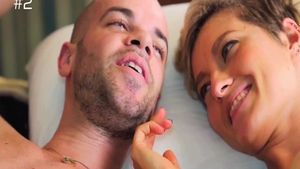 Hot babe sucking dick