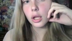 Natural & beautiful female masturbating solo